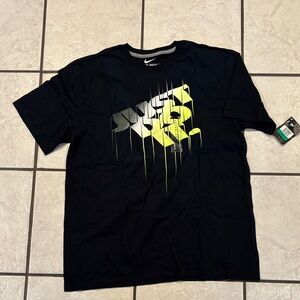 Nike Men's Black and Yellow Graphic Tee Y2K NWT 100% cotton xl